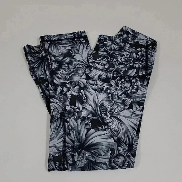 Lululemon Wunder Under Crop (High-Rise) *Full-On Luxtreme 21"Night Garde… - Picture 2 of 15